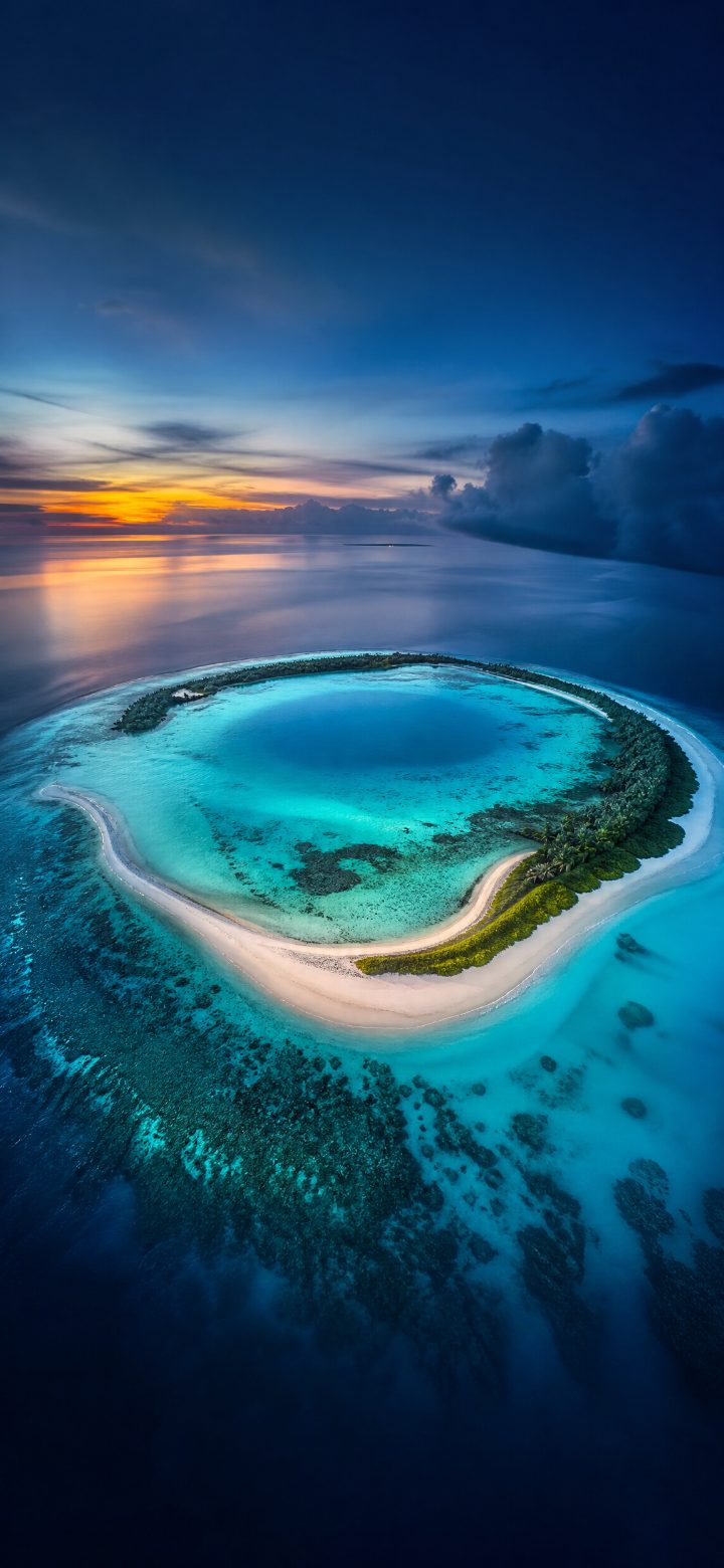 Turquoise Lagoon Atoll